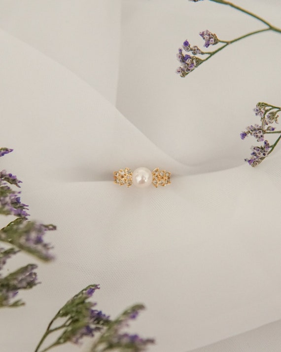 Vintage Pearl and Diamond Laurel Wreath Ring - image 1