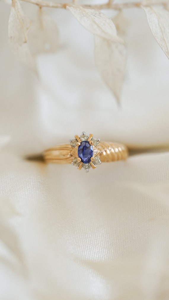 Estate Sapphire and Diamond Captivate Ring - image 4