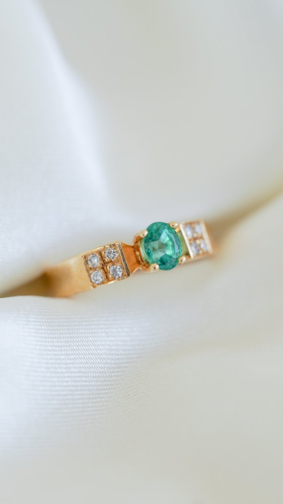 Estate Emerald and Diamond Sweetheart Ring - image 2