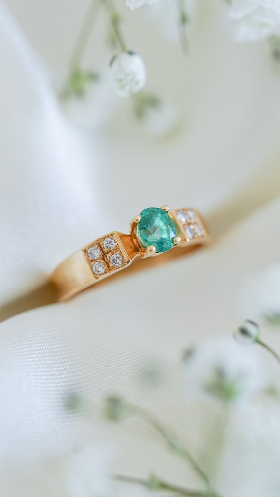 Estate Emerald and Diamond Sweetheart Ring - image 5