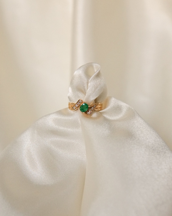 Vintage Diamond and Emerald Bow Ring - image 1