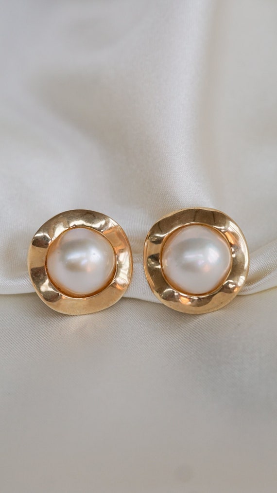 Vintage Mabe Pearl Magnolia Earrings - image 1