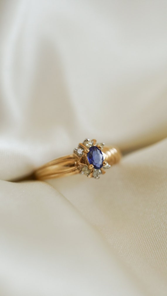 Estate Sapphire and Diamond Captivate Ring - image 2