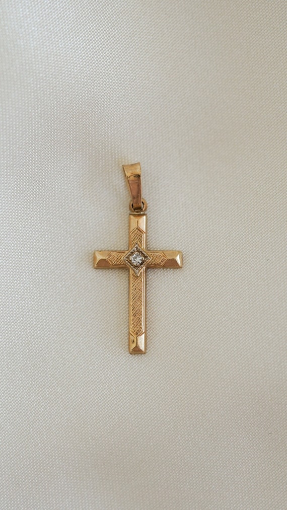 Vintage Elevated Texture Diamond Cross Pendant