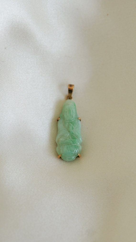 Estate Jade Carve Pendant