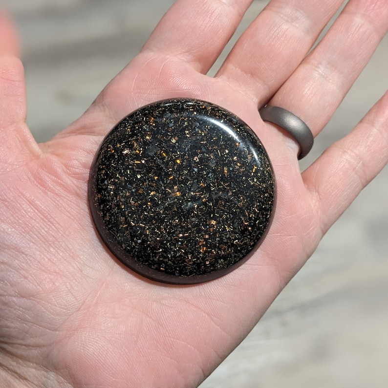 Handmade Orgonite Phone Disc with Shungite & Crystals – Resin Sticker for Phone, Laptop, or Pocket – Unique Tech Accessory Gift image 8