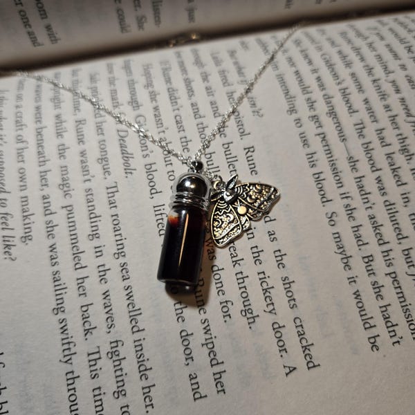 Runes Blood Necklace | Heartless Hunter | Crimson Moth