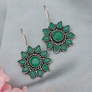 Créoles florales faites main en plaqué argent : pierre zircon