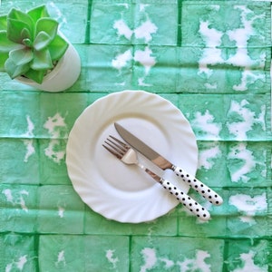 Handgefärbte Stoffserviette / Tie Dye Tischset / kreative Tischwäsche / 100% Baumwolle / 17 &quot;x 17&quot; / Boho Geschenk / zelbl