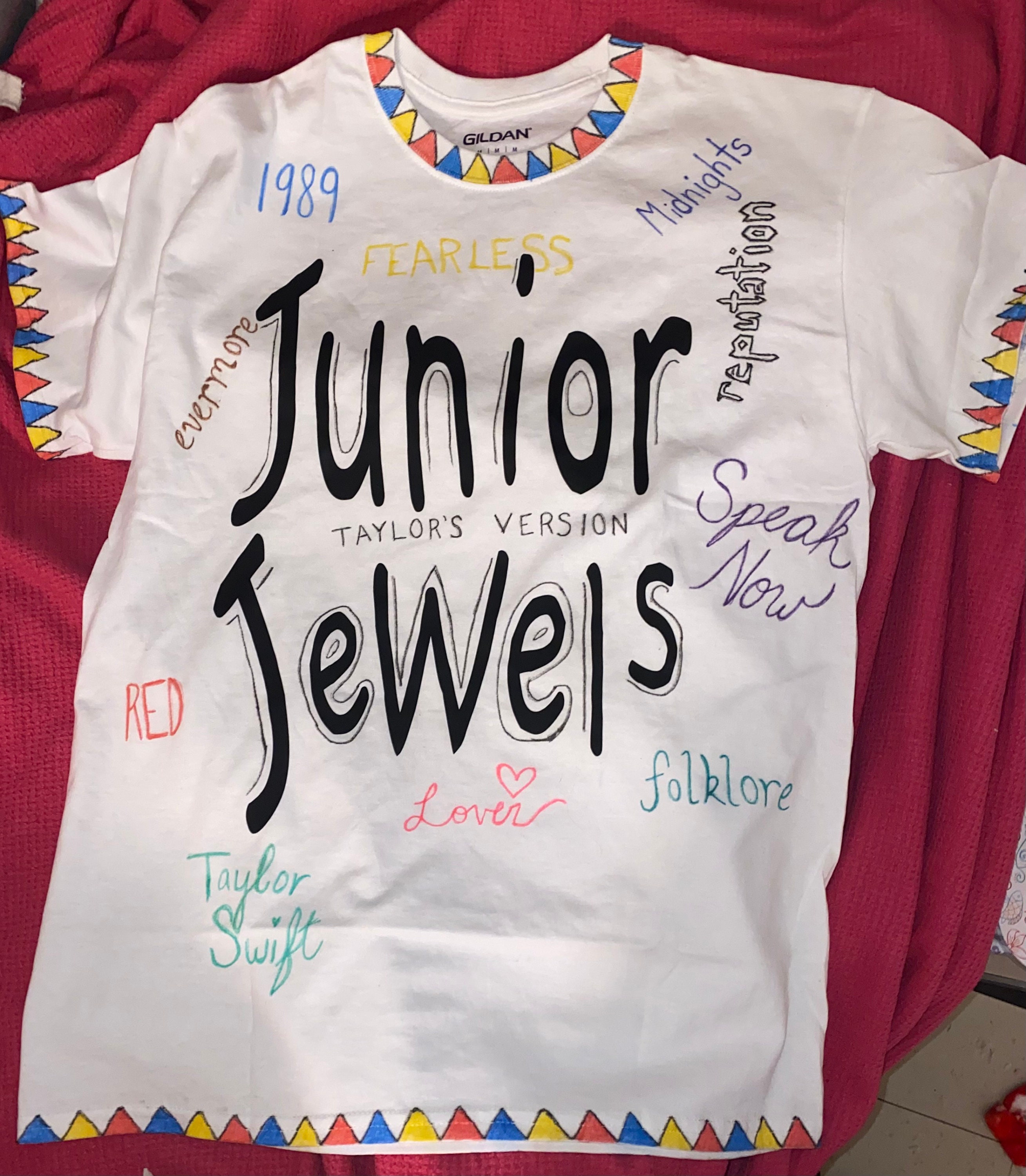 Juniors graphic tees top