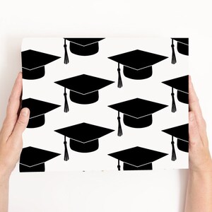 WRAPPING-PAPER-GRADUATION-MORTAR-BOARD