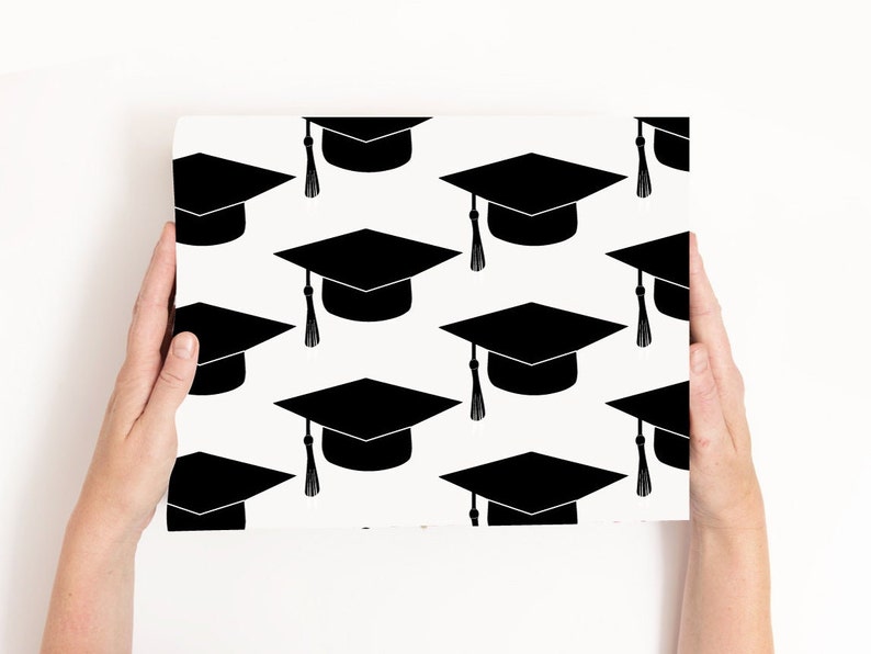 WRAPPING-PAPER-GRADUATION-MORTAR-BOARD