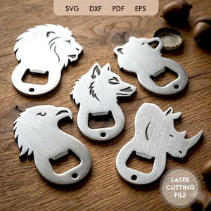以下が含まれることがあります： ライオン、クマ、オオカミ、ワシ、サイの動物デザインの5つの金属製ボトルオープナー。オープナーは銀色で、切り抜きデザインになっています。画像には「SVG DXF PDF EPS」と「LASER CUTTING FILE」の文字が含まれています。