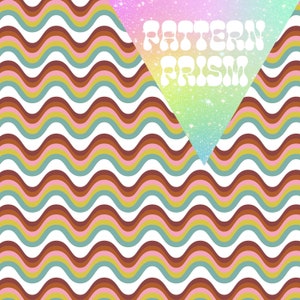 Può includere: Uno schema senza cuciture di linee ondulate in marrone, rosa, verde e blu su uno sfondo bianco. Lo schema è interrotto da un triangolo con uno sfondo arcobaleno scintillante e il testo "PATTERN PRISM" in bianco.