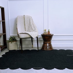 Natuurlijk zwart jute vloerkleed, boho vloerkleed met geschulpte rand, gevlochten jute vloerkleed, vloerkleed huisdecoratie, boho decor vloerkleed, randtapijt, vloerkleed aangepast formaat