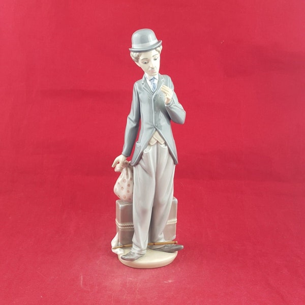 Figurine Lladro 5233 - Charlie le clochard avec canne - 13 TF