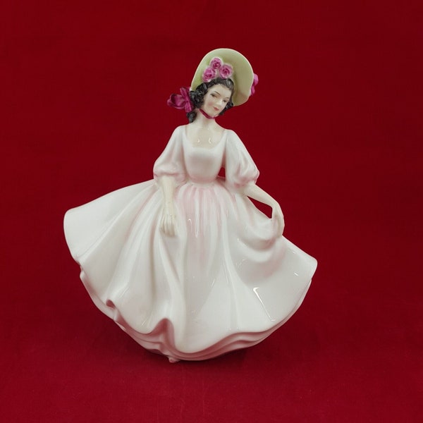 Royal Doulton Figurine HN2698 - Sunday Best - 6719 RD