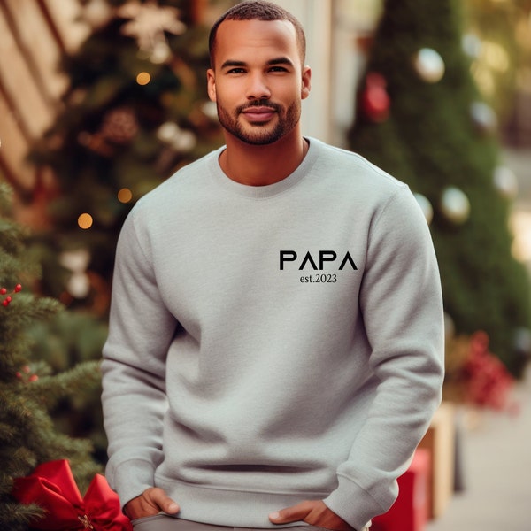 Personalised Papa Sweatshirt, Dad Shirt, Father's Day Gift, Custom Name Papa Crewneck, Pregnancy Announcement, New Dad Gift Unisex