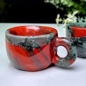 Handgeschnitzte afrikanische Blutsteintasse, Anyolite Kristallkaffeetasse, Obsidian & Lapislazuli Steingut, Name eingraviert, Reiki Heilgeschenk