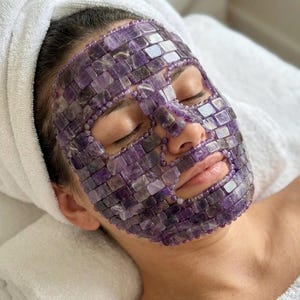 Kristallen gezichtsmasker, genezend gezichtsmasker met edelsteen, spacadeau, verkoelende kristalgezichtsmassage voor wallen