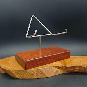 クリスタルディスプレイスタンド - 調整可能な金属と木製のベース、アクリルホルダー、カスタマイズ可能なテキスト