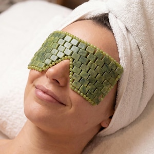 Healing Quartz Crystal Eye Mask, Natural Crystal Eye Mask, Spa at Home Glow Booster, Meditation,Gift for Mom