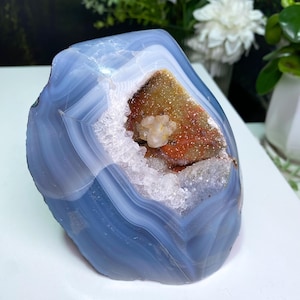 Bellissima ciotola di geode di agata arcobaleno, cluster di quarzo ametista druzy scintillante, ciotola di cristallo, cluster di cristallo, arredamento per la casa