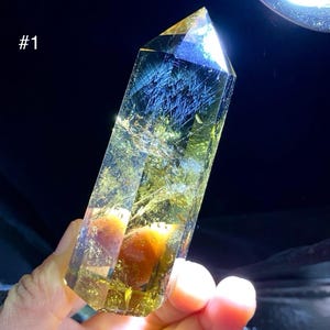 Ago blu naturale nella torre di quarzo citrino, quarzo aghi blu fantasma, cristallo aghi blu, regalo di cristallo, collezione di cristalli