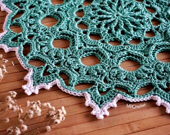 Cute round doily mint green color handwoven with shiny Egyptian cotton, ideal boho decor mat for coffee table and side table.