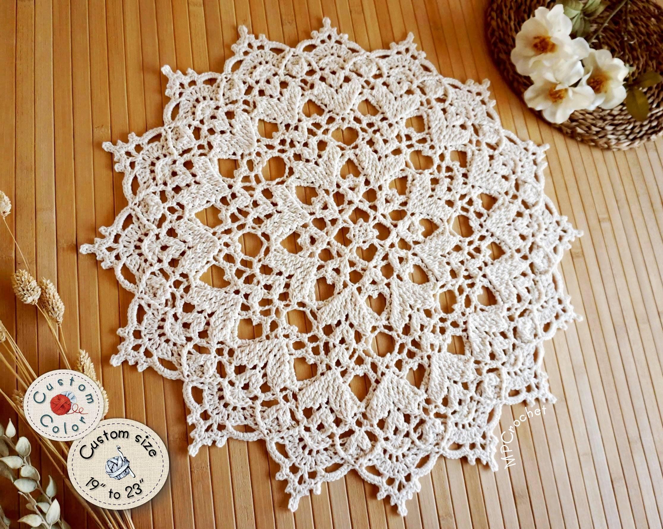 NAPPERONS FAITS MAIN CROCHET D'ART LES COEURS service de 5