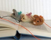 Needle Felted Bookmark with Mouse Cute Little Mice Miniature Handmade Bookmark for Booklover and Animals Lover Gift Needle Felted Mouse