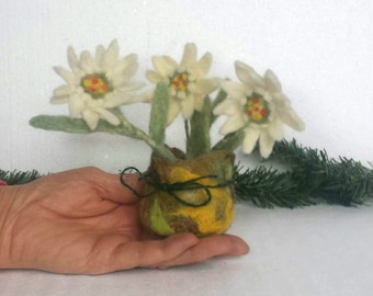 Nadelgefilztes Edelweiß in Vase: Weiße Filzblumen Figur