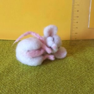 Nadel gefilzte schlafende Maus-Maus Wolle Spielzeug-Puppenhaus Maus Spielzeug-Puppenhaus Tiere Spielzeug Nadel gefilzte kleine Maus-kleine Wolle Maus