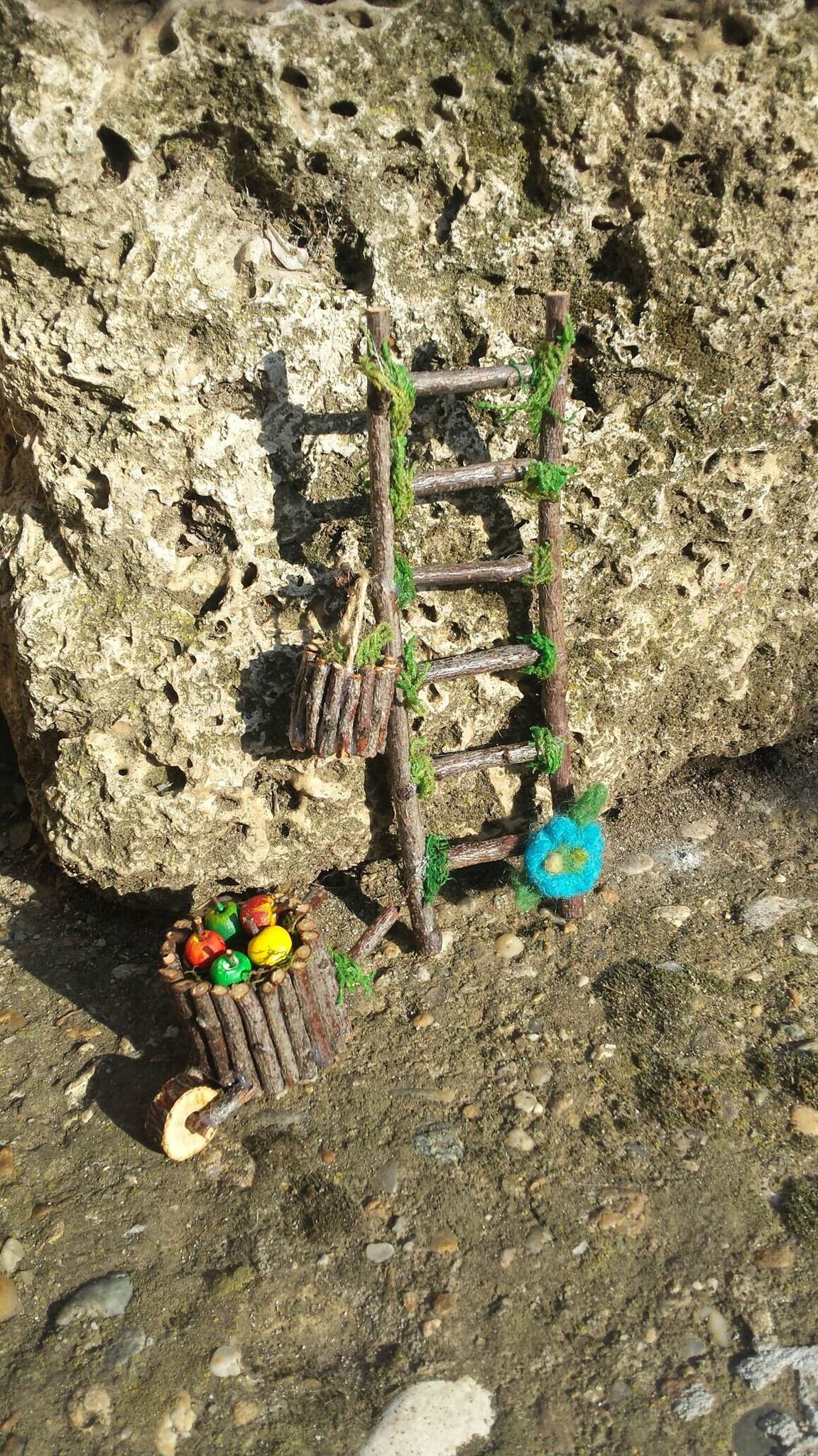 Miniatura per casa delle bambole, scala 1/12, legno dipinto di