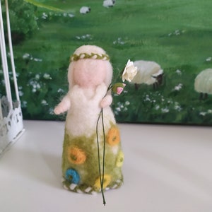 Needle felted Fairy doll-Needle felted Flowers Fairy Doll-Dollhouse Flowers Fairy Art Doll-Wool Fairy Dollhouse Art Doll-Green Fairy Doll