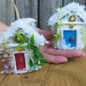 Fairy Winter House Fairy Window Garden White Cottage Miniature House Figurine for Hanging Container Garden Fairy House Christmas Tree Decor