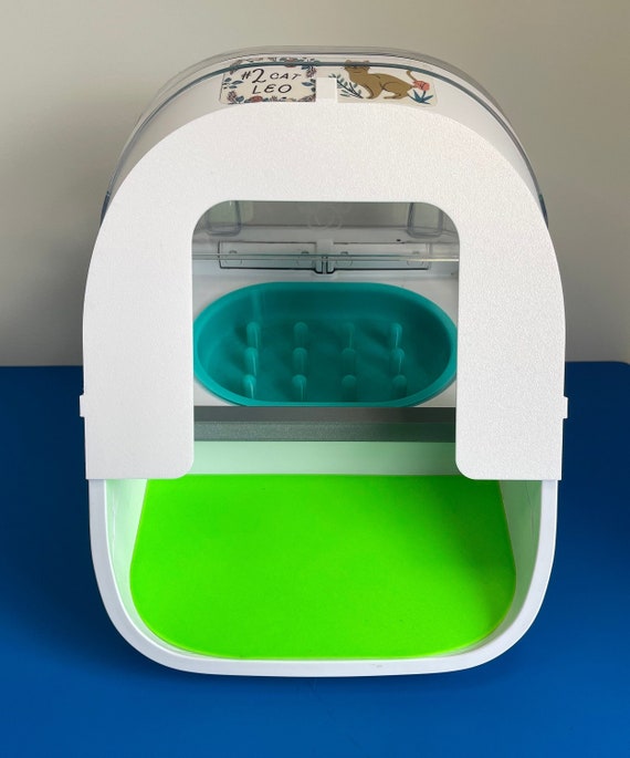 Front protective cover for SureFeed® Microchip automatic feeders I 3D Printed in custom colors and sizes.