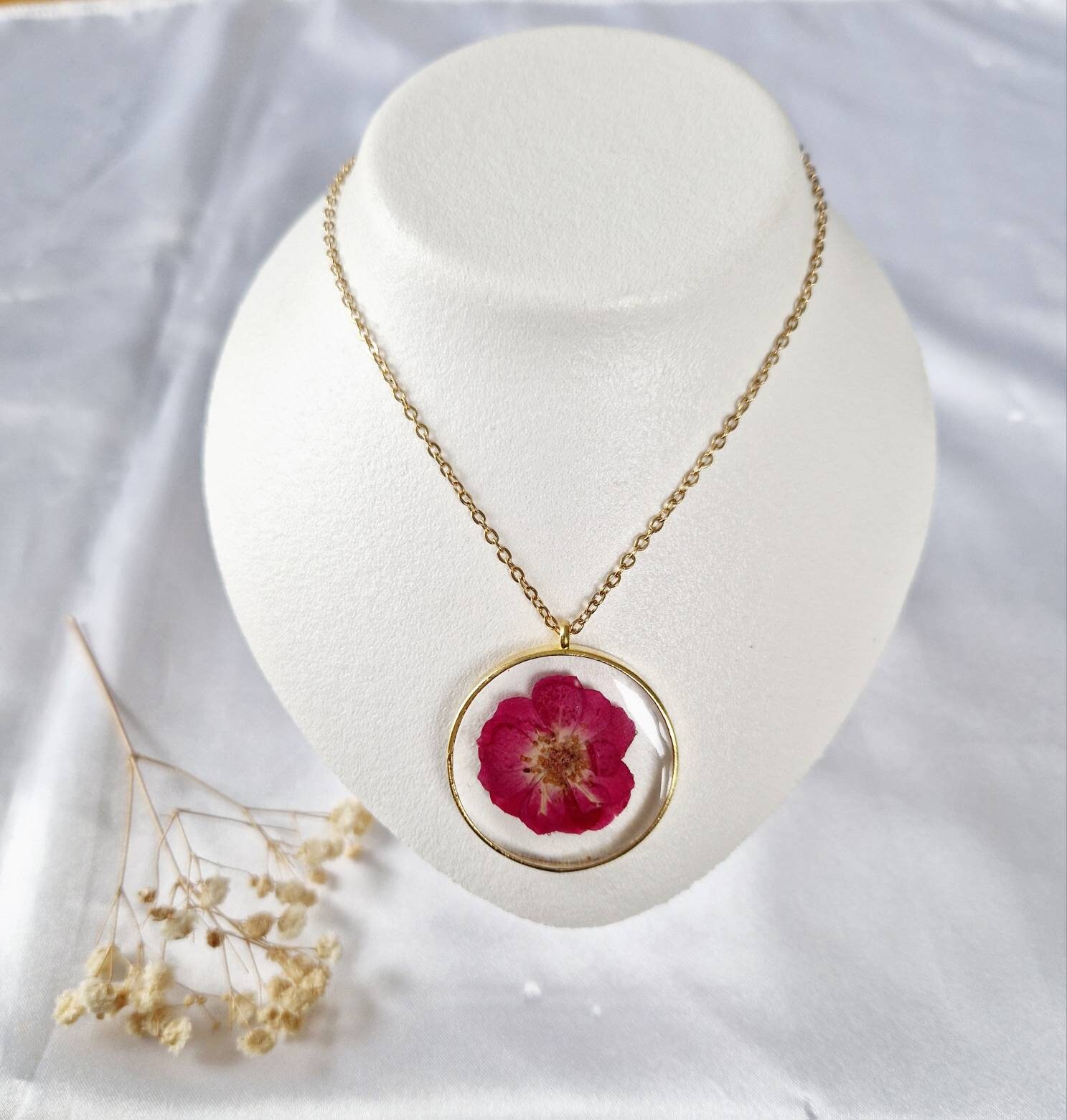 Pendentif Vintage Fleur Séchée Couleur Or - Ancien Et Unique