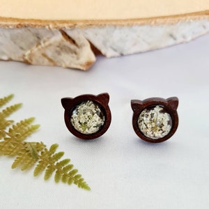 Handmade Cat Head Wooden Earrings Made of Resin and Real White Dried Wild Carrot Flowers