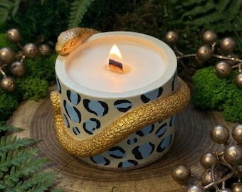 Vela con estampado de leopardo y serpiente dorada – 200 g de cera de soja, mecha crepitante