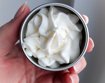 Bálsamo labial natural, para labios secos y agrietados, hidrata y humecta.