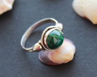 Green Malachite Ring | 925 Sterling Silver Ring | Round Stone Malachite Ring | Gemstone Ring | Women Ring | Boho Malachite Ring| Unique Ring