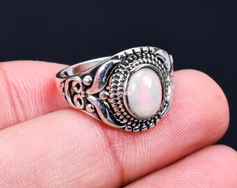 Anillo de plata con ópalo / Anillo delicado / Anillo de plata maciza / Anillo de ópalo de plata esterlina 925 / Anillo de piedra preciosa de ópalo / Anillo de plata hecho a mano / Anillo de preocupación