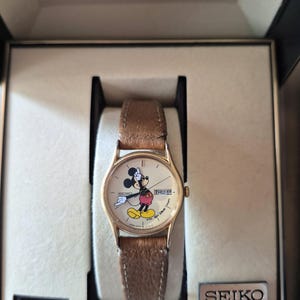 Mickey Mouse Seiko Quartz 3Y03-0049 Vintage 1980\'s Ladies Analog Watch Needs Bat Mickey Mouse Seiko Quartz 3Y03-0049 Vintage 1980 main image 3