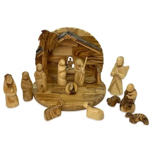 Olijfhouten kerststal handgemaakt, katholieke kerstversiering