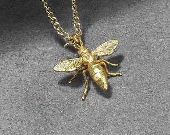 18k Gold Bee Pendant - Etsy
