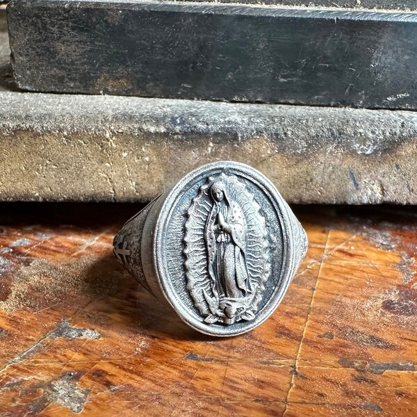 Vierge Marie Guadalupe chevalière, bague catholique Notre-Dame de Guadalupe, bague personnalisée, bijoux de charme chrétien, bijoux personnalisés pour homme