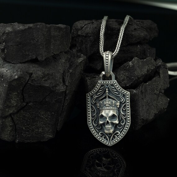 Kings Skull and Sword in Patterns Necklace 925K Sterling Silver