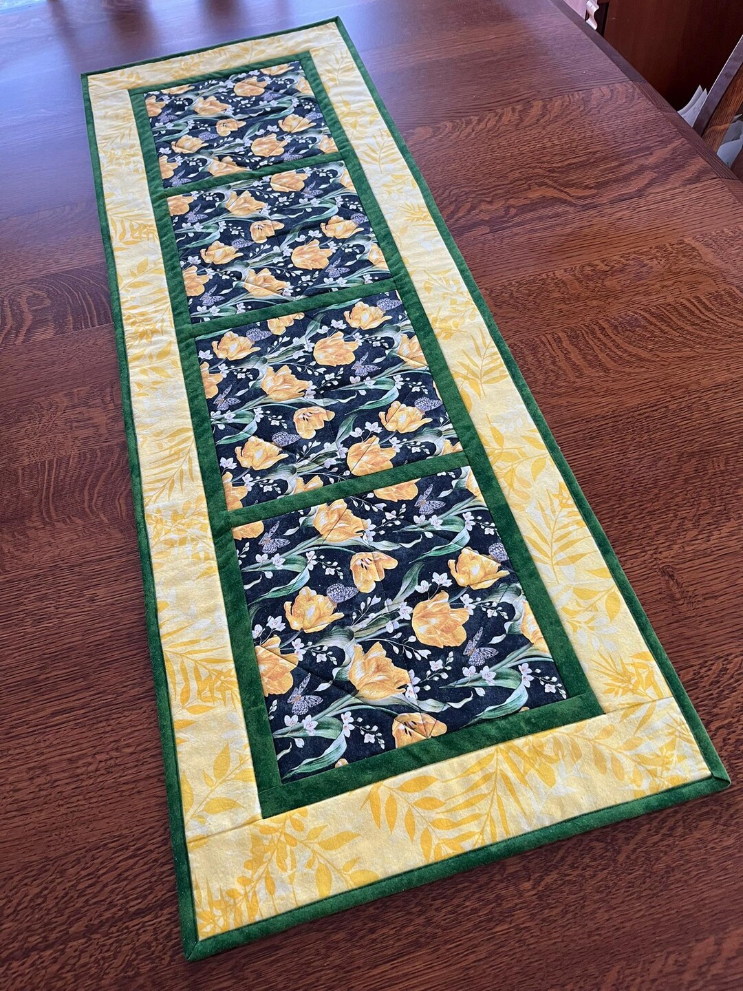 Tulip Garden Quilted Table Runner - Etsy
