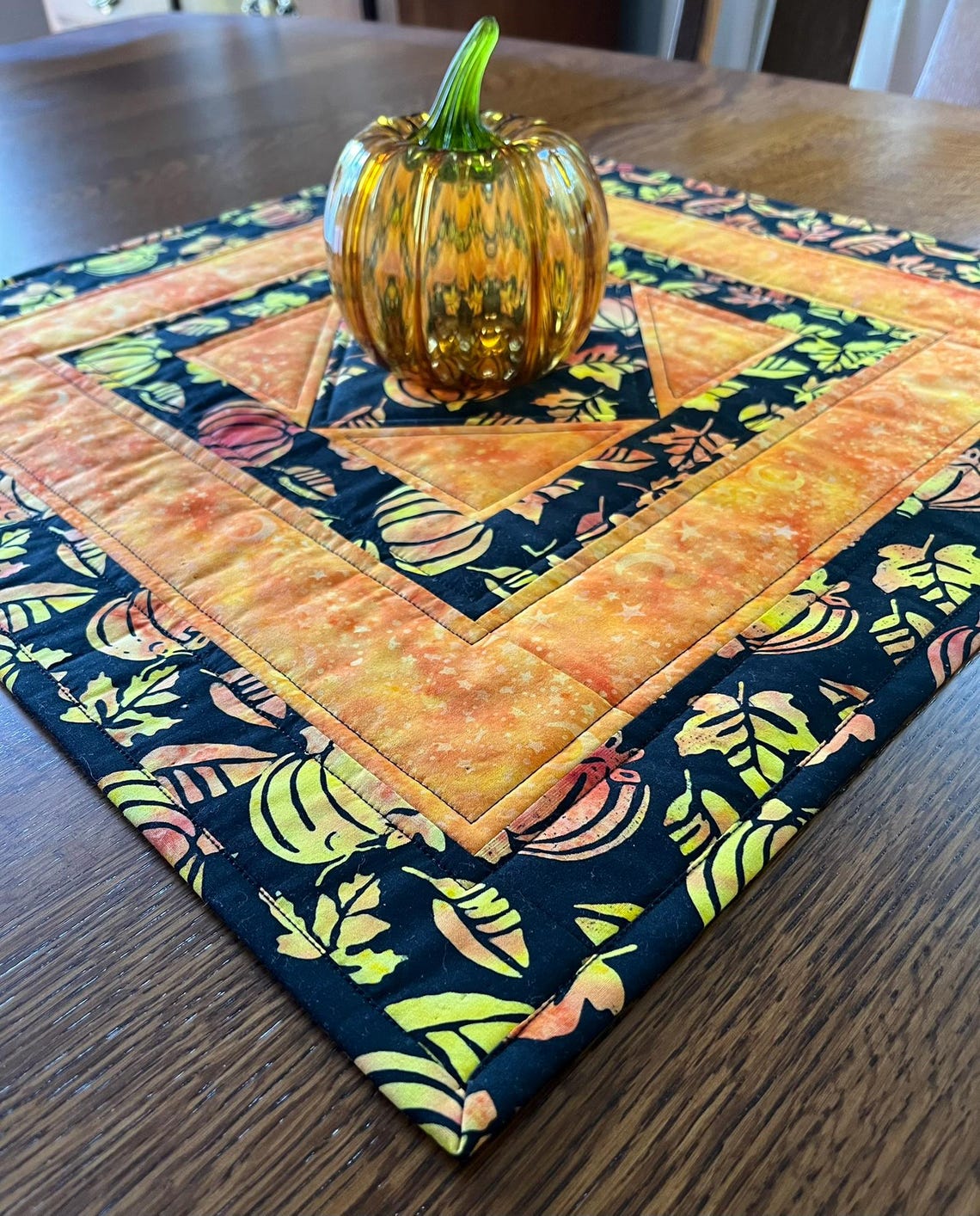 Leaf and Pumpkin Quilted Table Topper - Etsy